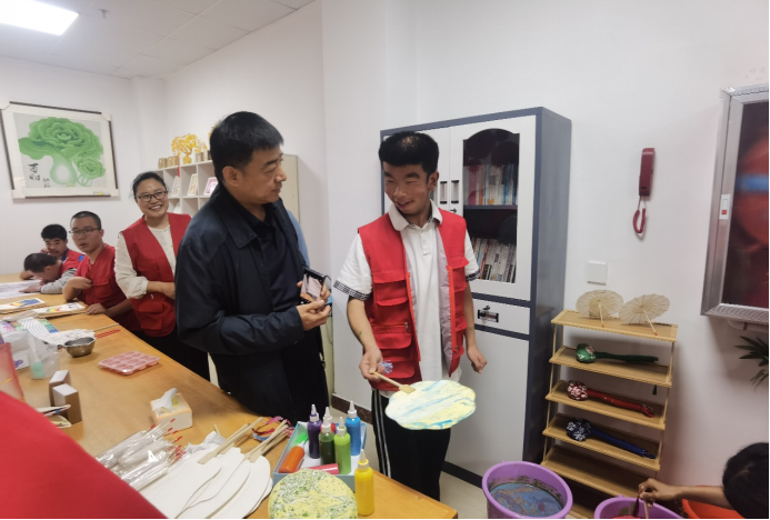 ：济莱特校、莱芜宏博康养中心校企融合展新篇麻将胡了2试玩校企携手展成果匠心巧手绘
