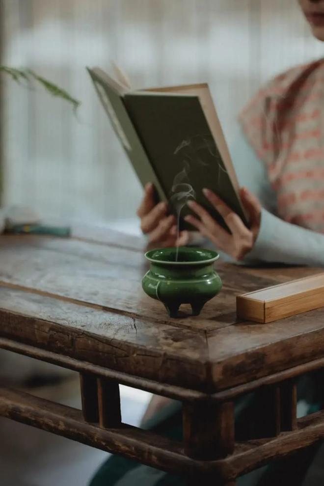 高净值人群社交新风尚如何正确熏闻沉香?麻将胡了游戏2025下半年沉香熏闻成(图1) 高净值人群社交新风尚如何正确熏闻沉香?麻将胡了游戏2025下半年沉香熏闻成(图1)